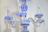 Lustre de overlay azul e branco para 6 luzes, p... - Lustre de overlay azul e branco para 6 luzes, pingentes de cristal.