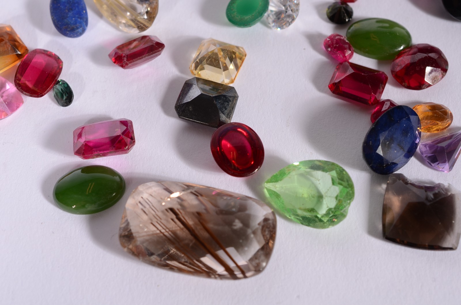 Conjunto de pedras semi preciosas de vários tipos e tamanhos. (Por... - foto 6 de 6