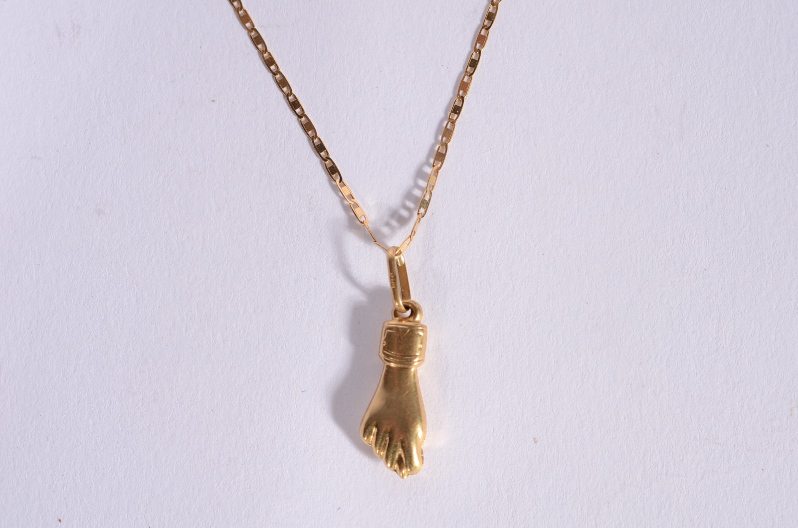 Gargantilha de ouro 18 k., contraste 750 mls com pendente feitio... - foto 1 de 5