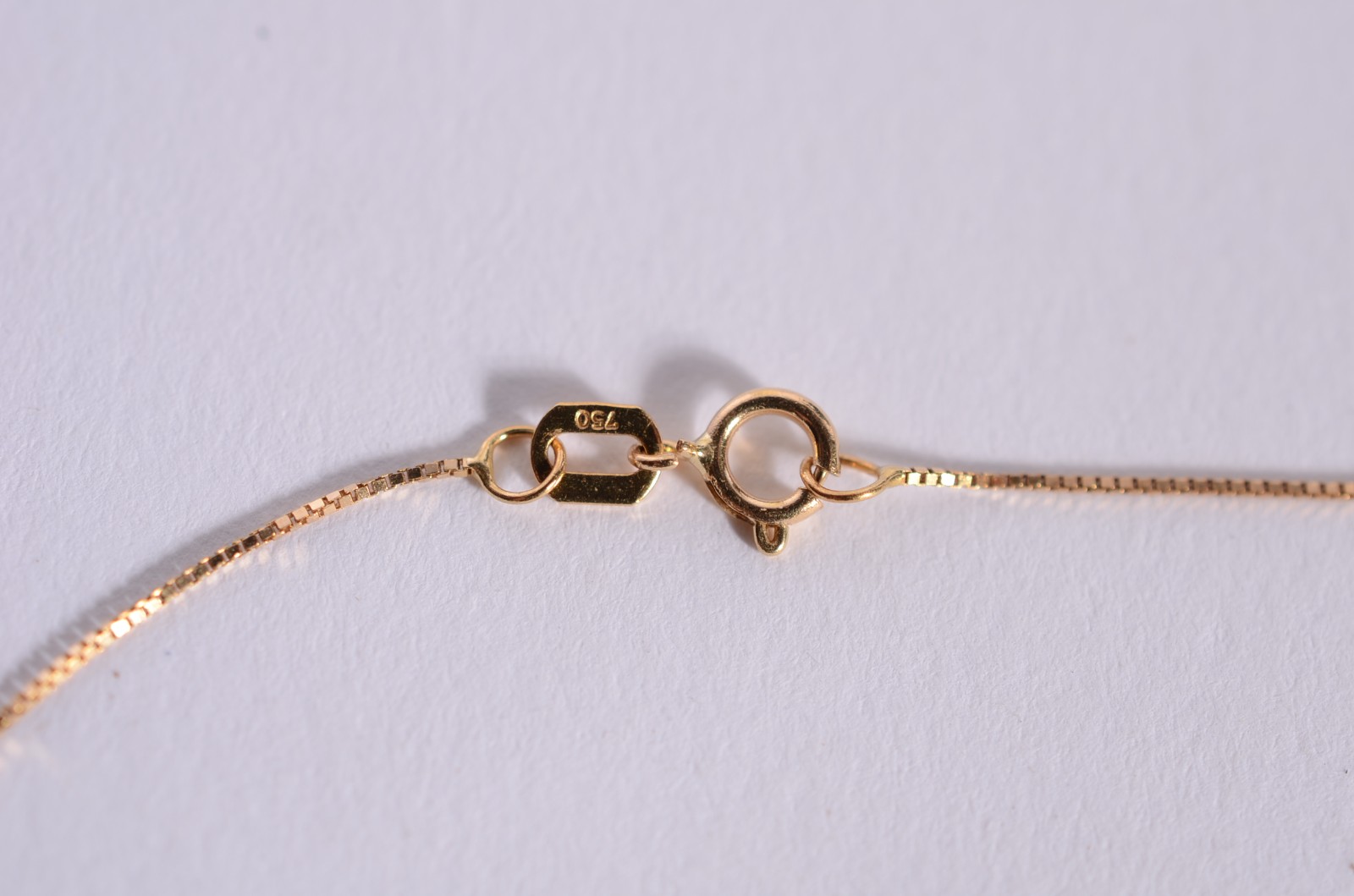 Colar de ouro 18k., contraste 750 mls com pendente "Estrela de... - foto 4 de 5