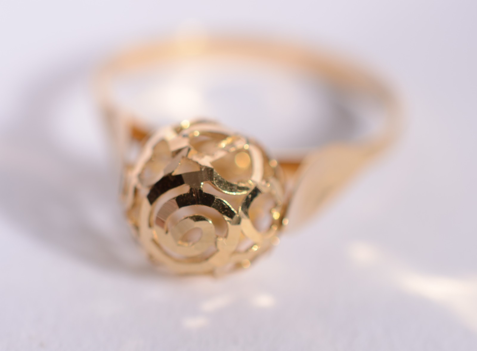 Anel de ouro 18 k., contraste 750 mls, aro 18. (Por motivos de... - foto 1 de 4