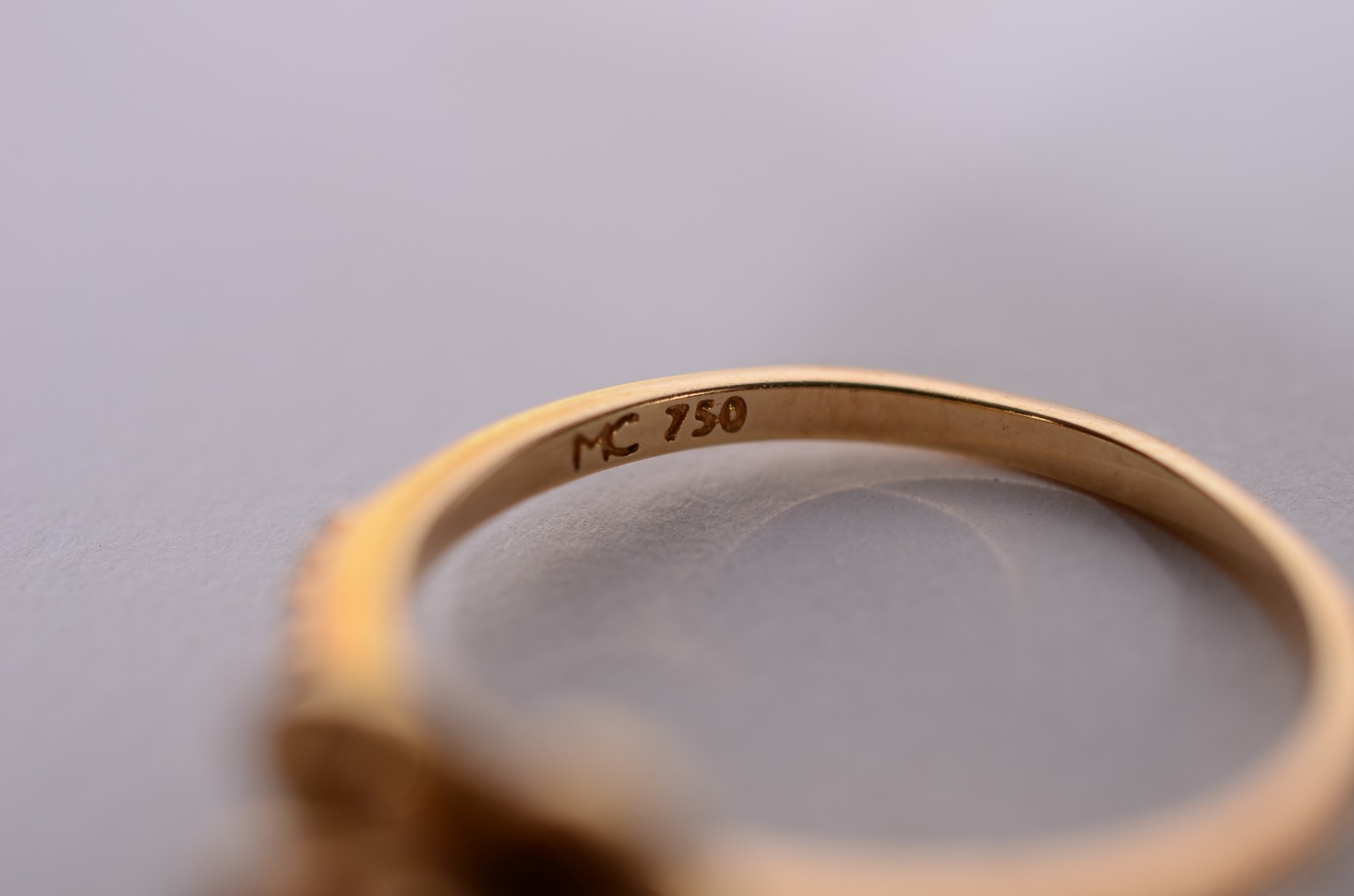 Anel de ouro 18 k., contraste 750 mls feitio coração com mini... - foto 5 de 5