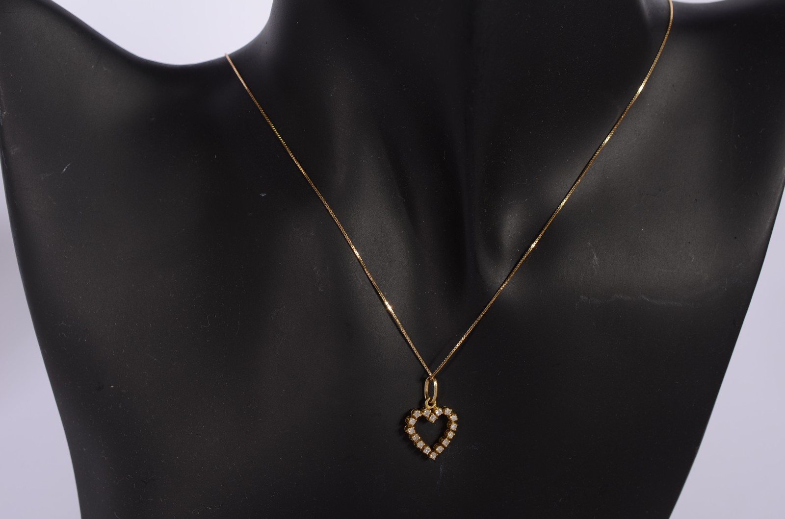 Colar de ouro 18 k., contraste 750 mls com pendente feitio coração... - foto 6 de 6