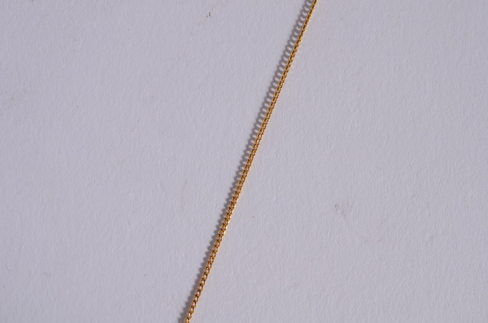 Colar de ouro 18 k., contraste 750 mls com crucifixo. (Por motivos de... - foto 4 de 5