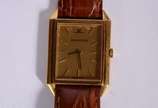 Jaeger-LeCoultre (1833),  - Relógio suíço de pulso automático, caixa de ouro 18 k. Funcionando.