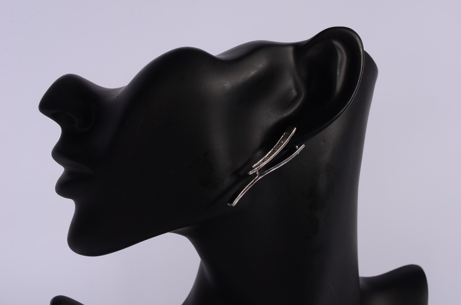 Par de brincos longos, designer moderno de ouro branco 18 k., 18... - foto 9 de 9