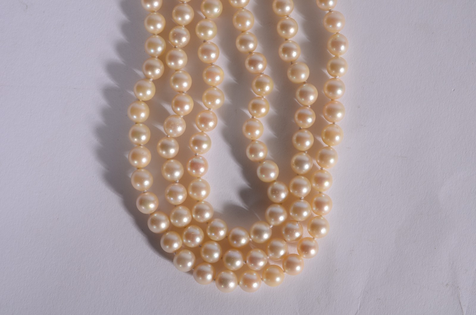 Colar de perolas com fecho de ouro branco. (Por motivos de segurança... - foto 3 de 8