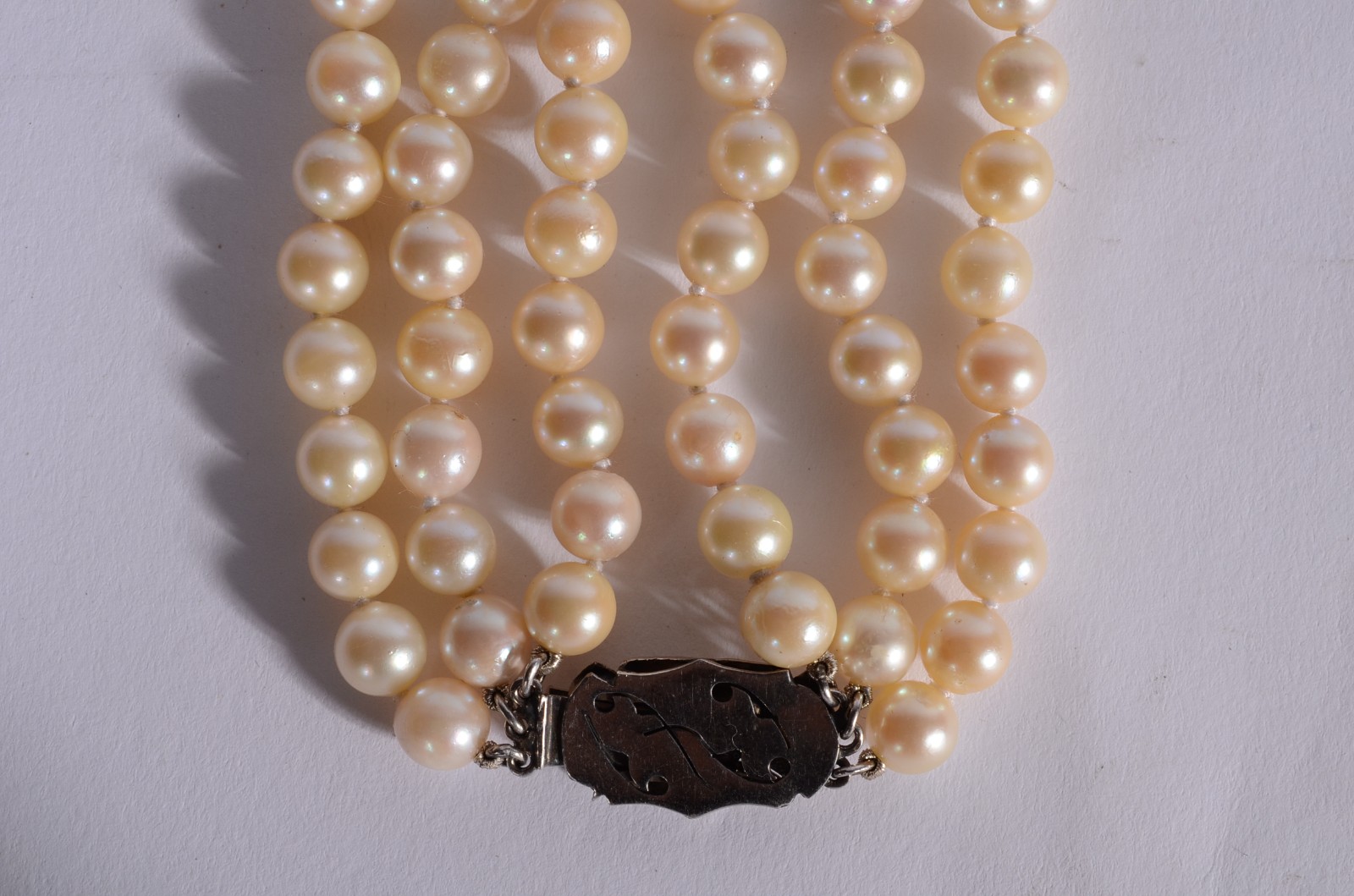 Colar de perolas com fecho de ouro branco. (Por motivos de segurança... - foto 6 de 8