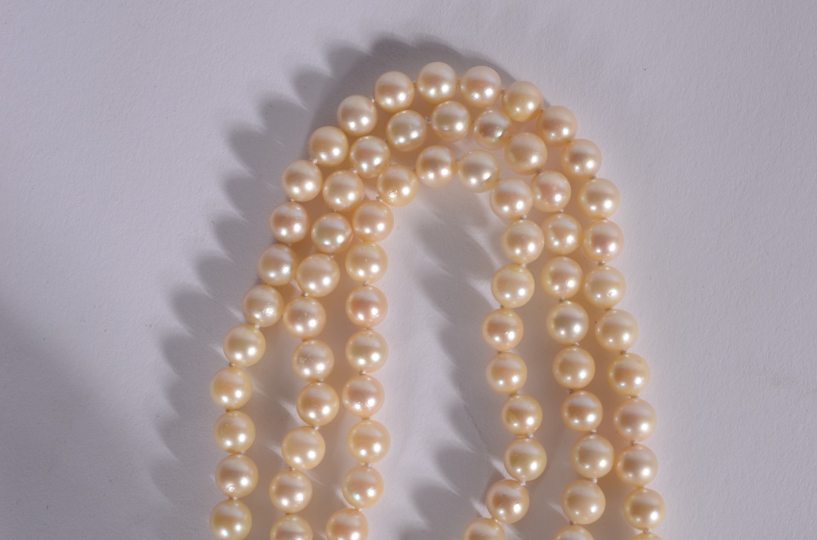 Colar de perolas com fecho de ouro branco. (Por motivos de segurança... - foto 7 de 8