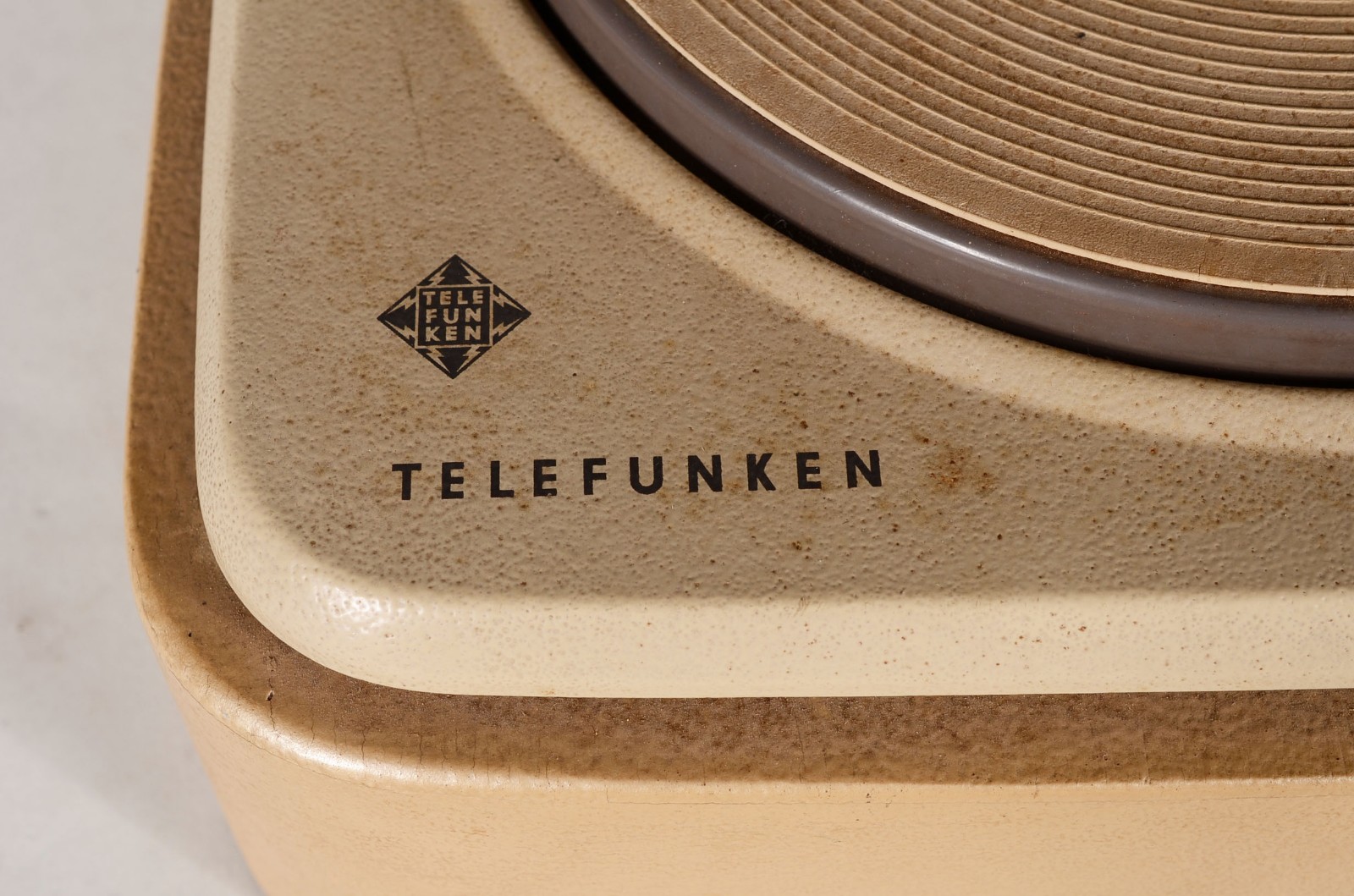Antigo rádio telefunken com 2 caixas. - foto 11 de 11