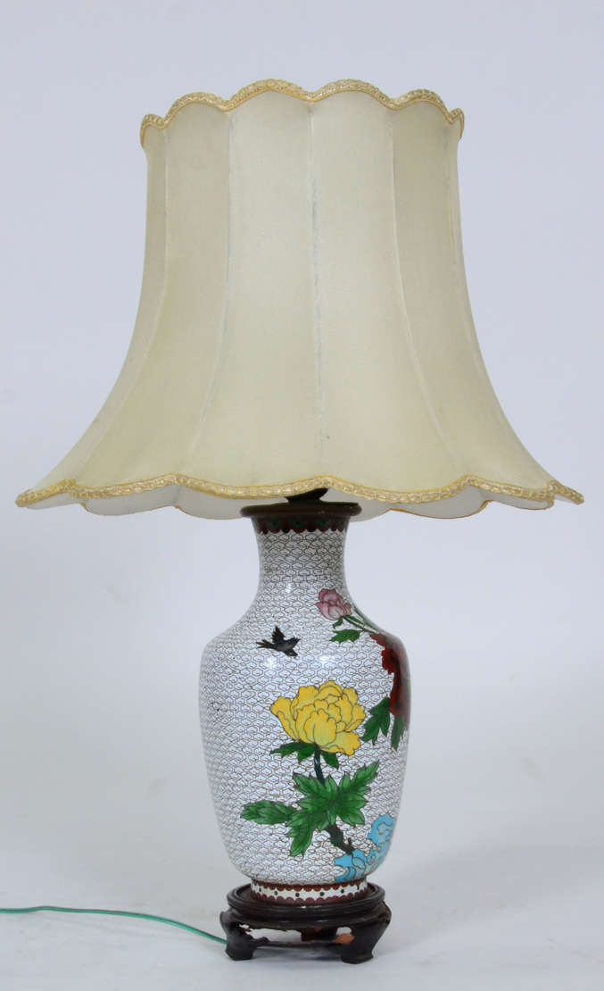 Abajour em cloisonné com cúpula base de madeira ( madeira colada)... - foto 1 de 2