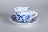 Zwiebelmuster,  - Conjunto de porcelana tcheca "cebolinha" para café, composto de: 6 xícaras com pires, 6 pratinhos, 2 pequenas travessas (travessa maior sendo Vista Al