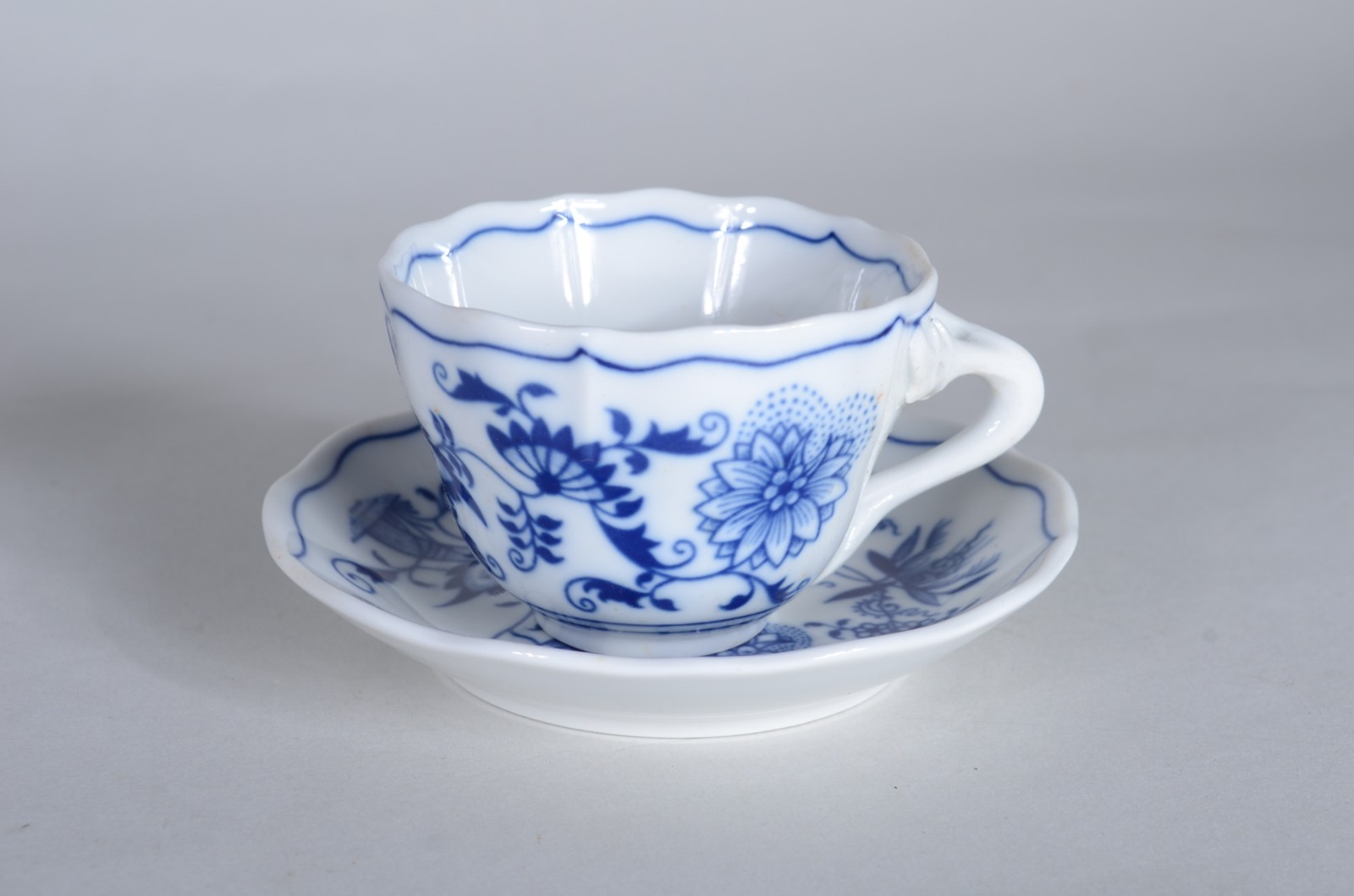 Conjunto de porcelana tcheca "cebolinha" para café, composto de: 6... - foto 4 de 11
