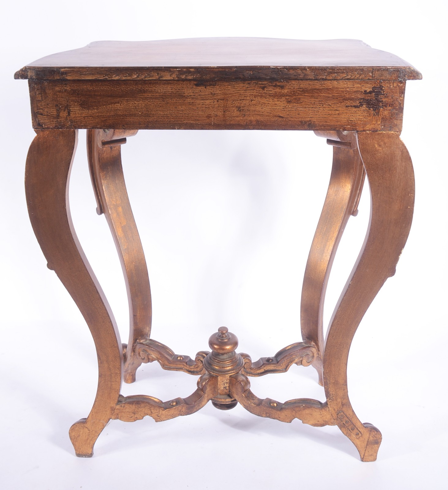 Mesa aparador de madeira nobre com patina dourada, tampo recortado... - foto 7 de 9