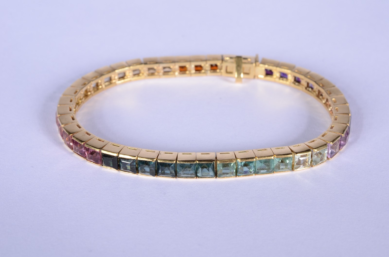 Pulseira de ouro 18 k., contraste 750 mls feitio Riviera com pedras... - foto 2 de 9