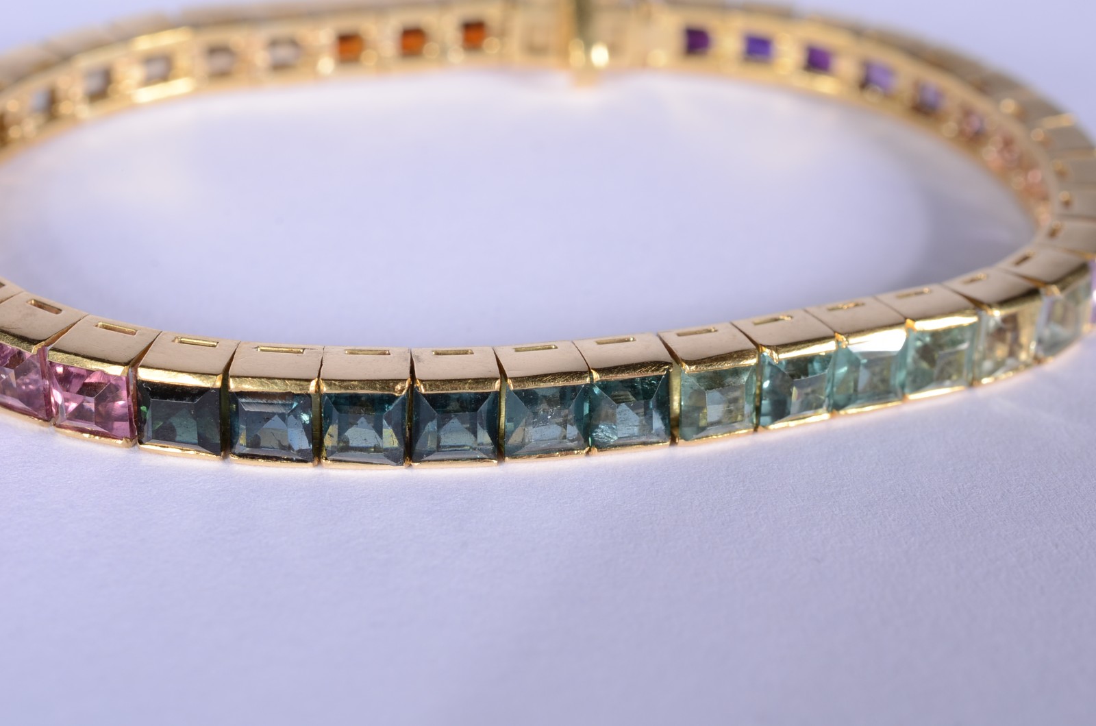 Pulseira de ouro 18 k., contraste 750 mls feitio Riviera com pedras... - foto 3 de 9