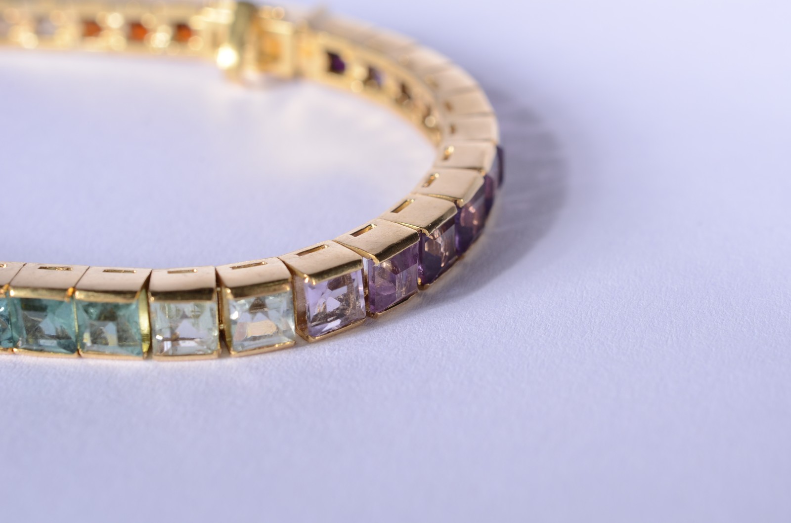 Pulseira de ouro 18 k., contraste 750 mls feitio Riviera com pedras... - foto 6 de 9