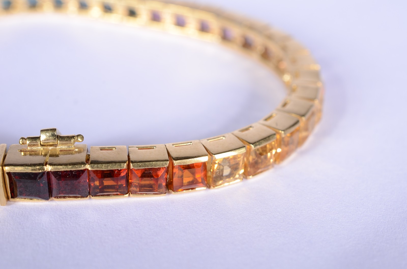Pulseira de ouro 18 k., contraste 750 mls feitio Riviera com pedras... - foto 7 de 9