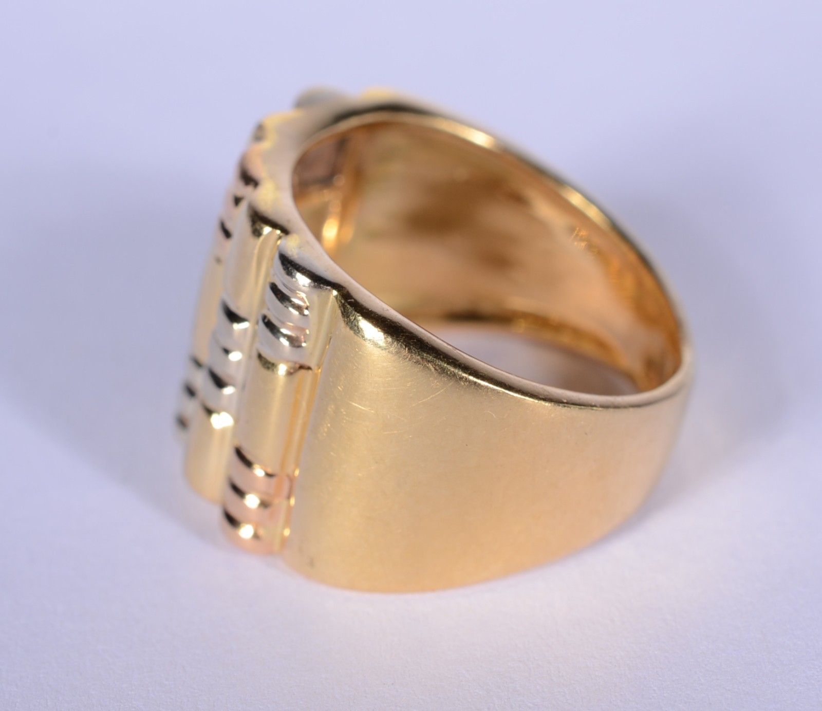 Anel de ouro 18 k., contraste 750 mls, aro 16. (Por motivos de... - foto 2 de 7