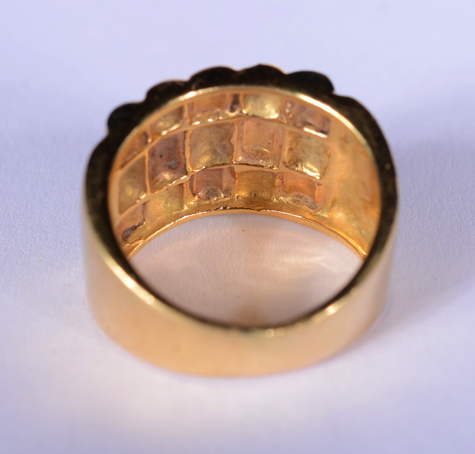 Anel de ouro 18 k., contraste 750 mls, aro 16. (Por motivos de... - foto 3 de 7