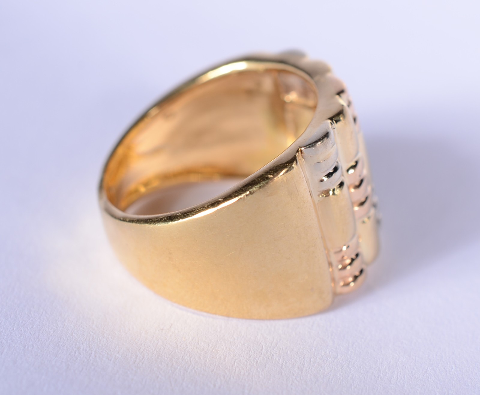 Anel de ouro 18 k., contraste 750 mls, aro 16. (Por motivos de... - foto 4 de 7