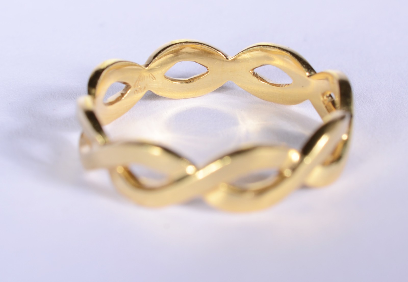 Anel de ouro 18k., contraste 750 mls, aro 24. (Por motivos de... - foto 2 de 4