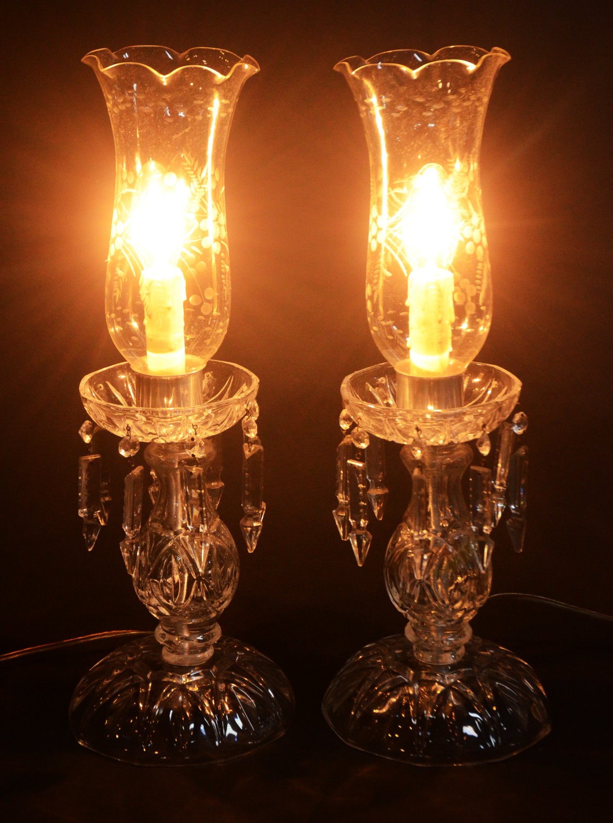 Par de luminárias na forma de castiçais de cristal com mangas... - foto 8 de 9