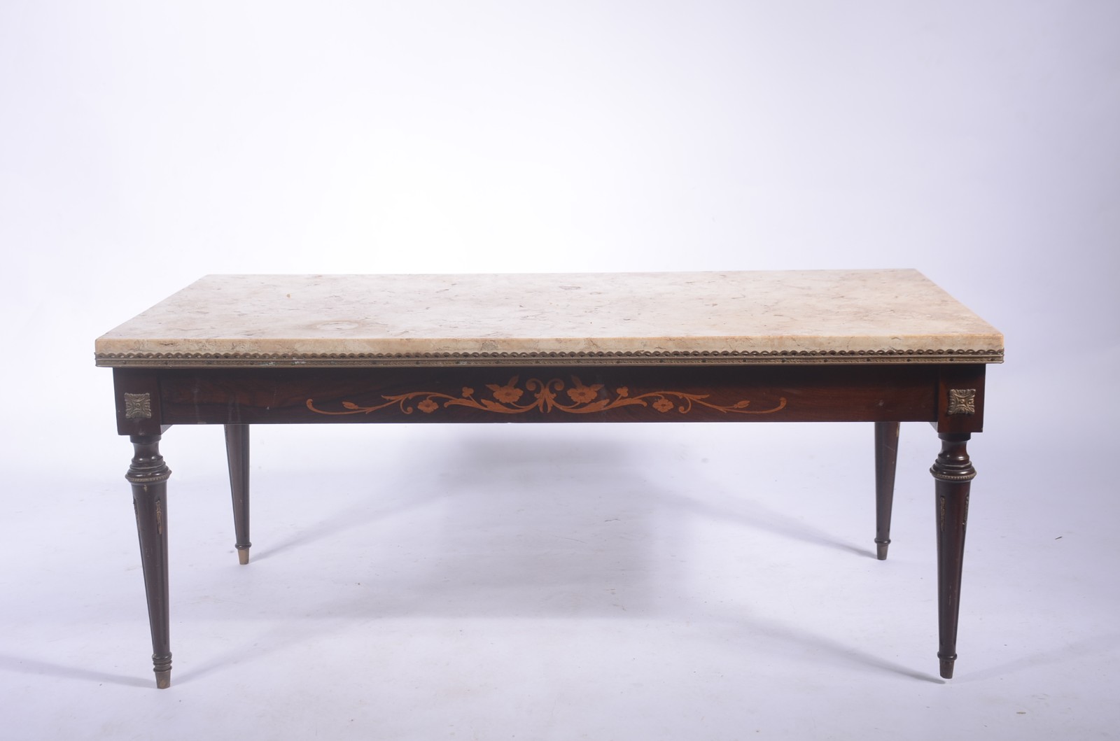 Mesa de centro de madeira nobre com marqueterie floral, tampo de... - foto 2 de 8