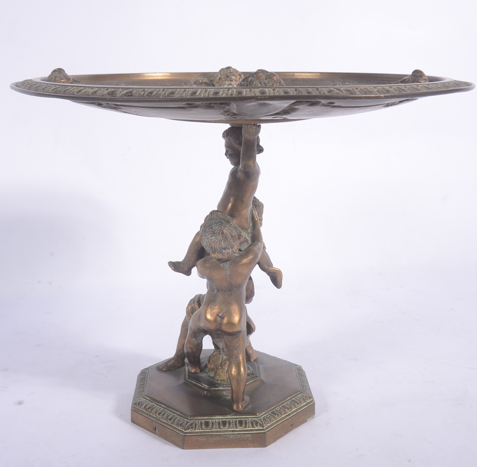 Centro de mesa/fruteira de bronze, base decorada com figuras de... - foto 2 de 7