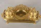Tinteiro de metal dourado com 2 recipientes. - Tinteiro de metal dourado com 2 recipientes.
