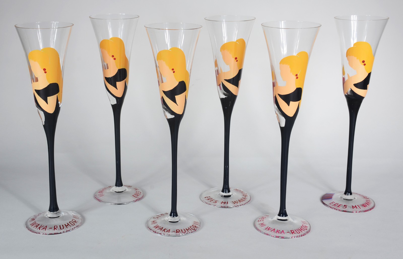 Seis flutes para champagne de vidro decorados com figuras femininas... - foto 1 de 6