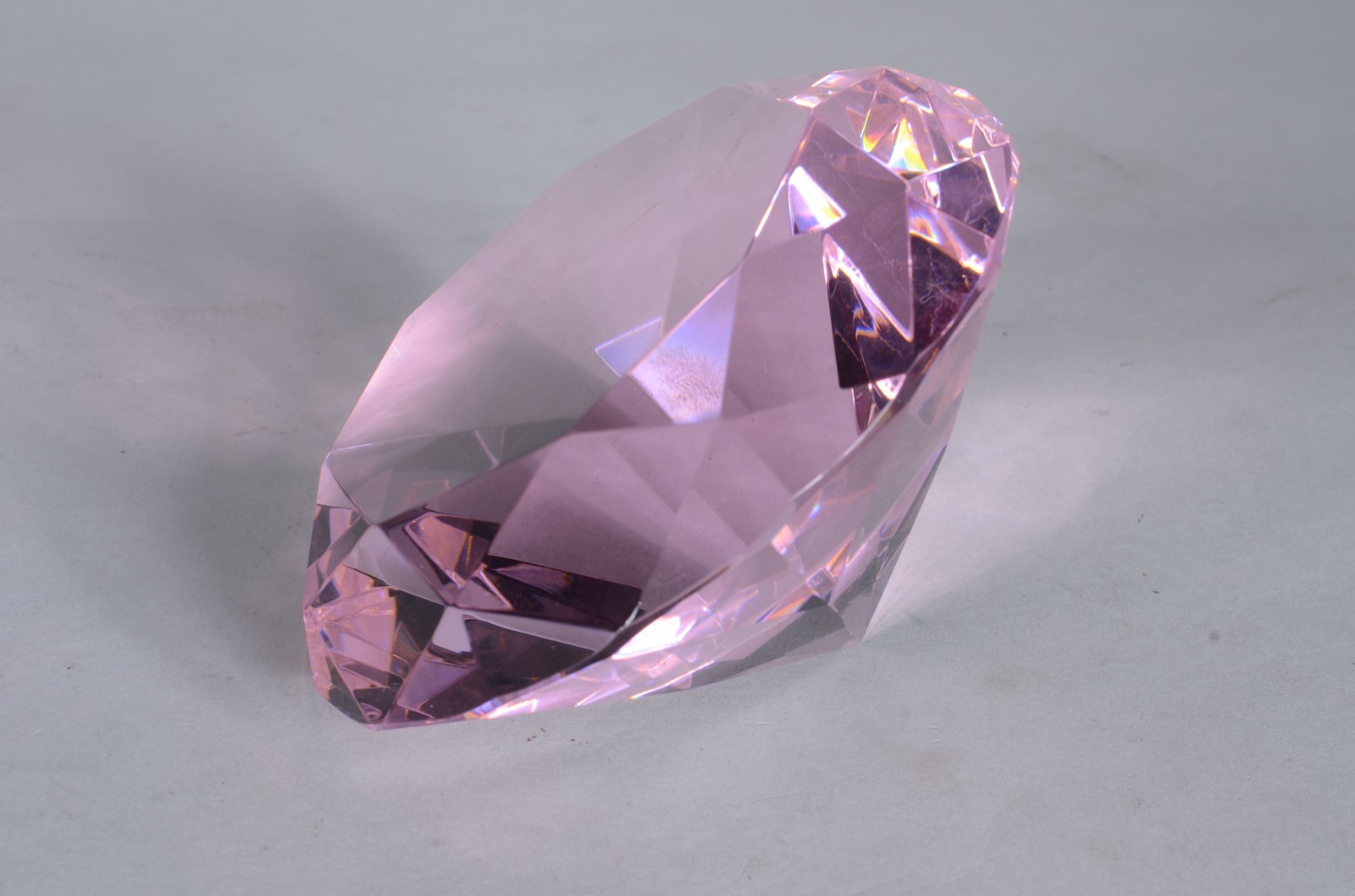 Enfeite de cristal na forma de "diamante rosa", no estojo. - foto 4 de 6
