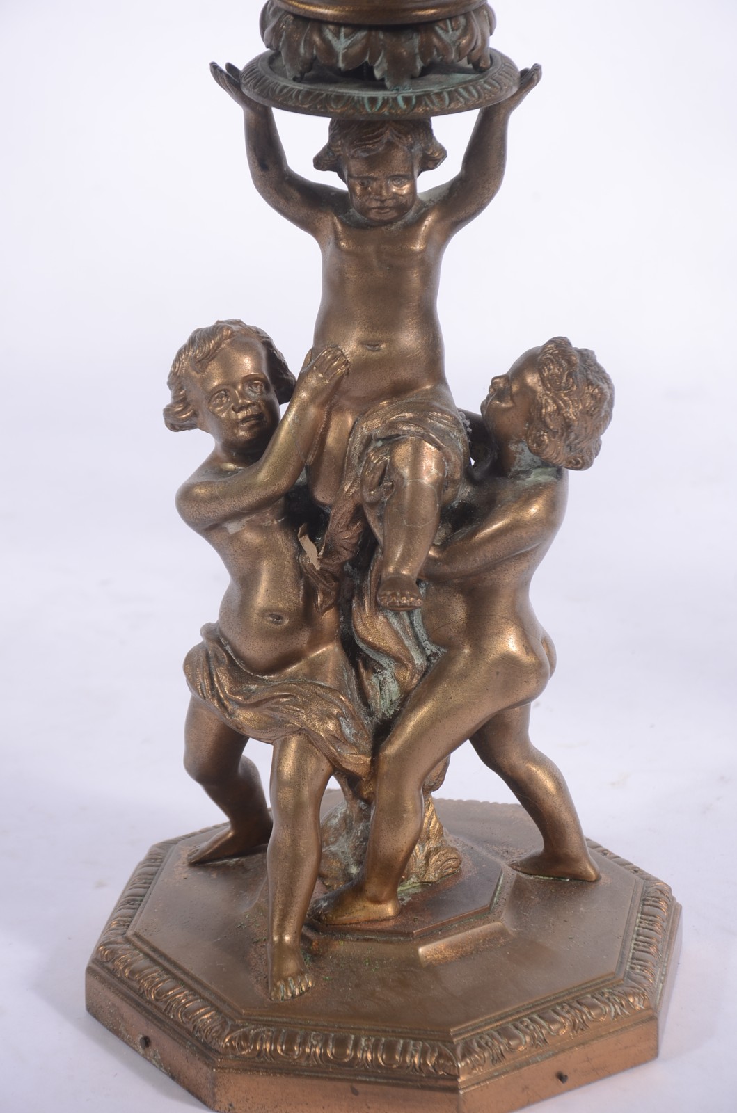 Par de candelabros de bronze para 5 velas cada, braços decorados com... - foto 3 de 5