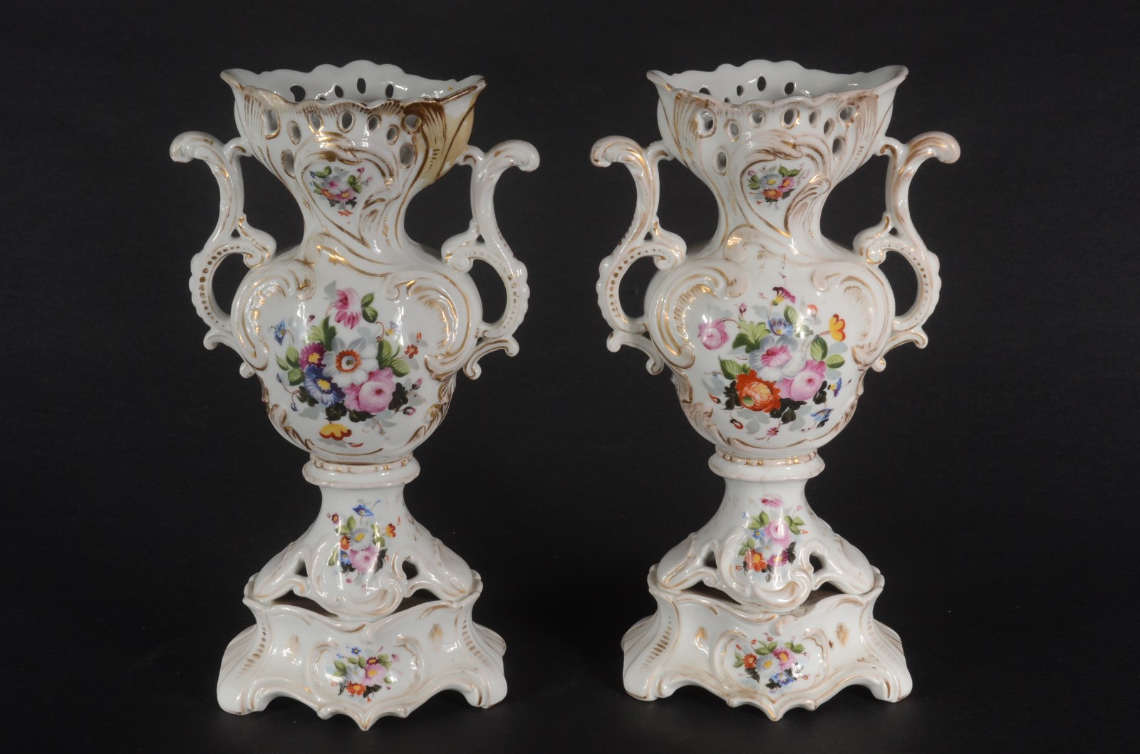 Par de vasos de porcelana francesa Velho Paris, decorados com cenas... - foto 4 de 11