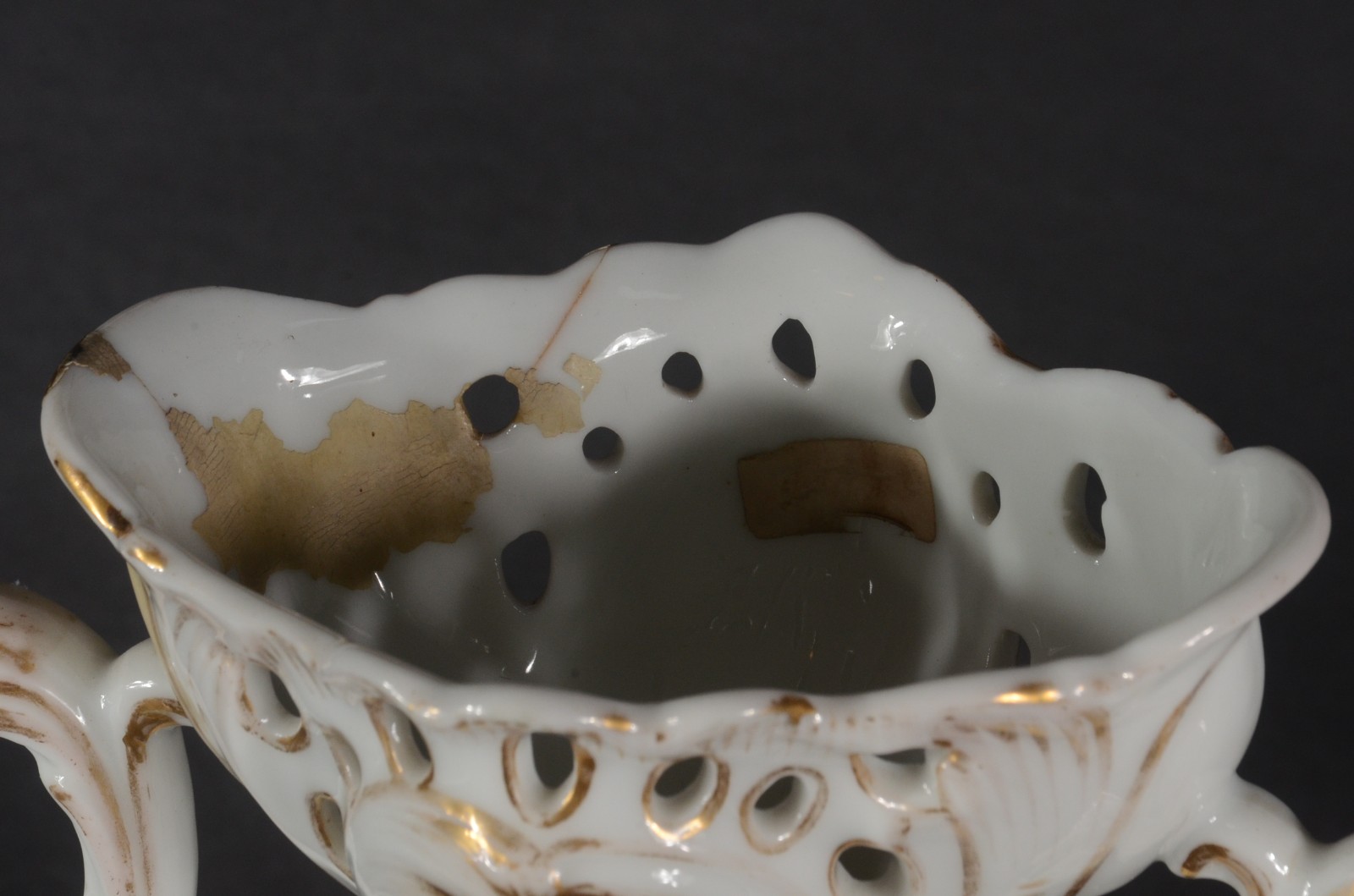 Par de vasos de porcelana francesa Velho Paris, decorados com cenas... - foto 7 de 11