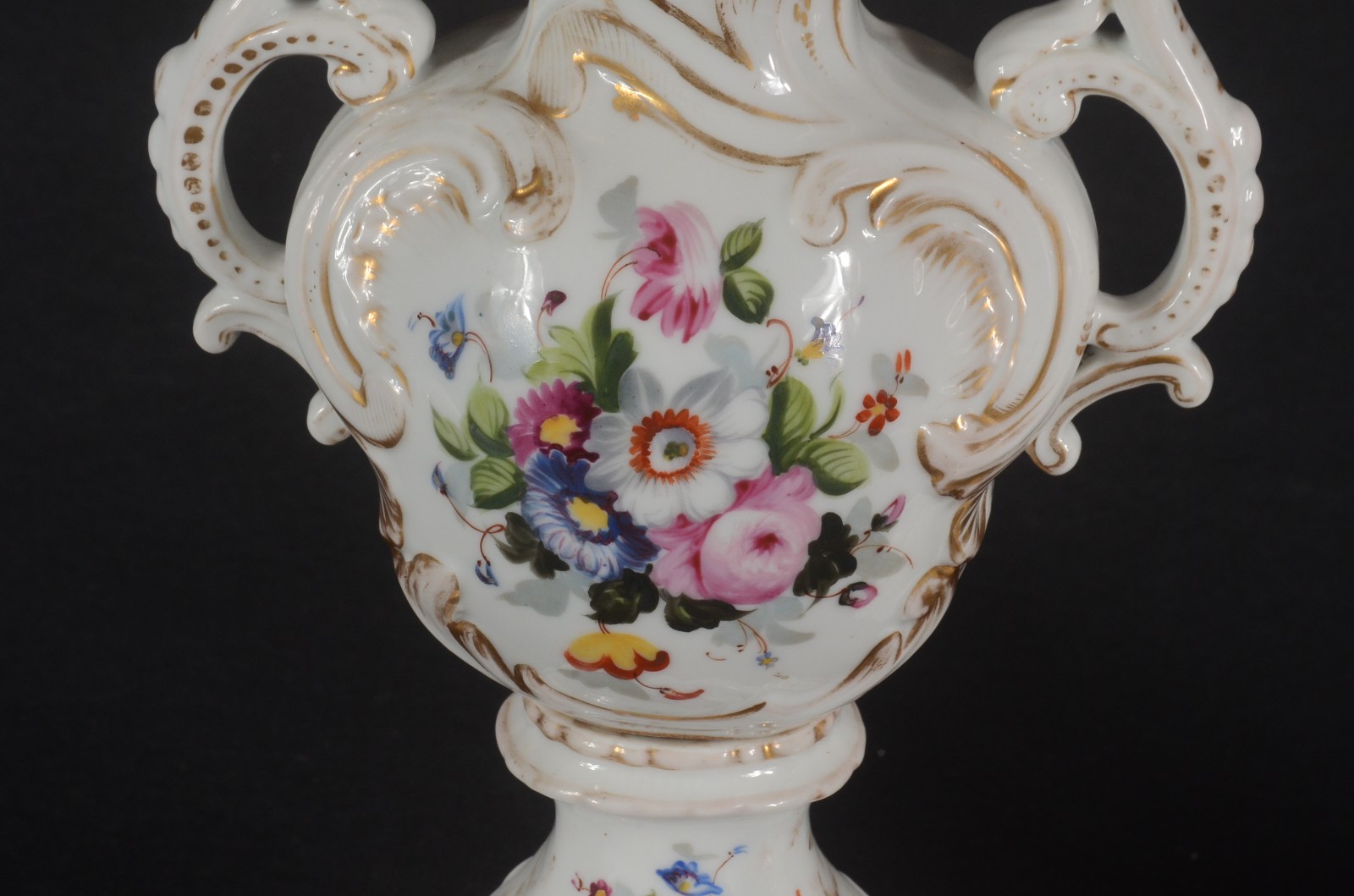 Par de vasos de porcelana francesa Velho Paris, decorados com cenas... - foto 8 de 11
