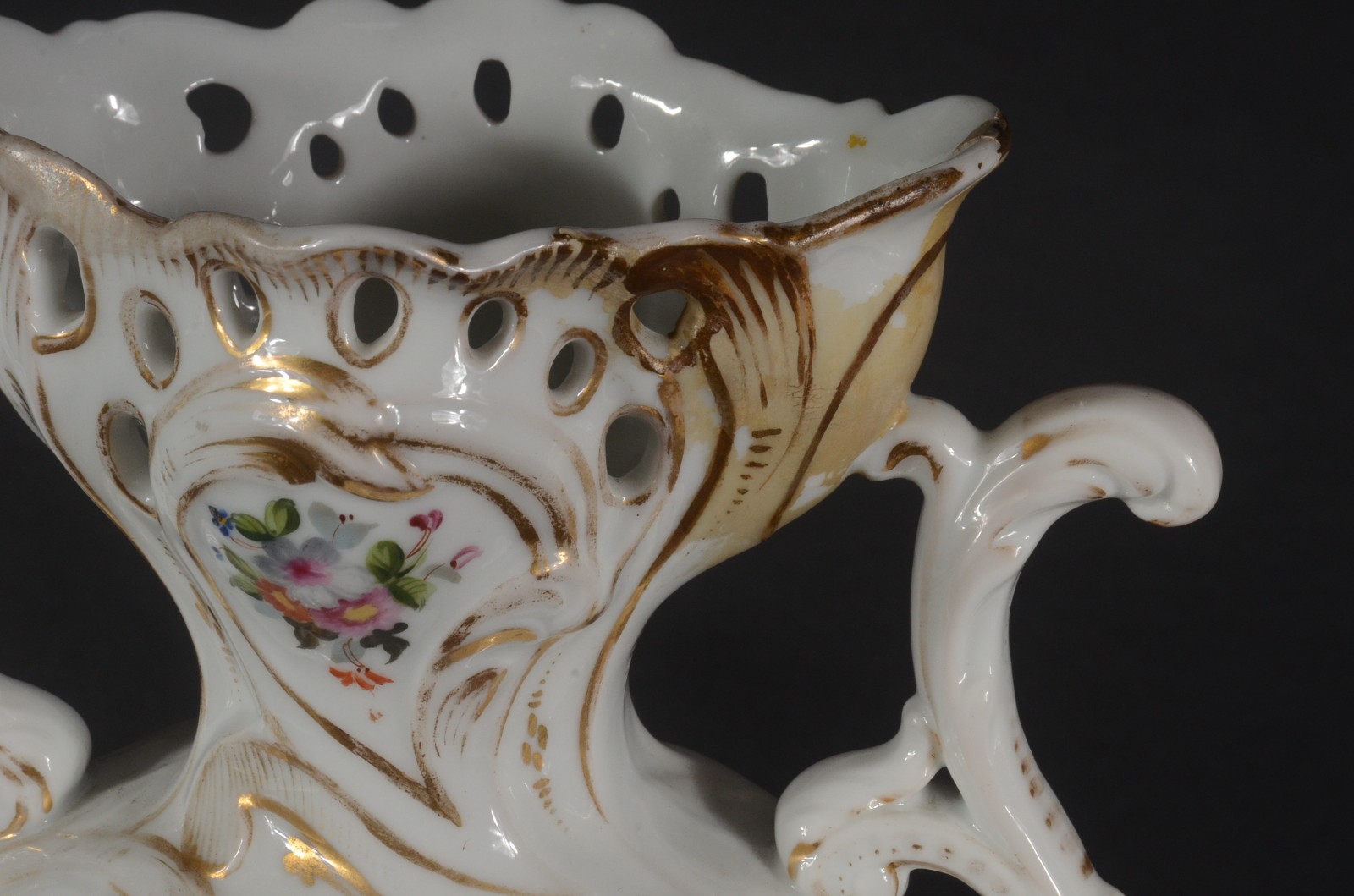Par de vasos de porcelana francesa Velho Paris, decorados com cenas... - foto 9 de 11