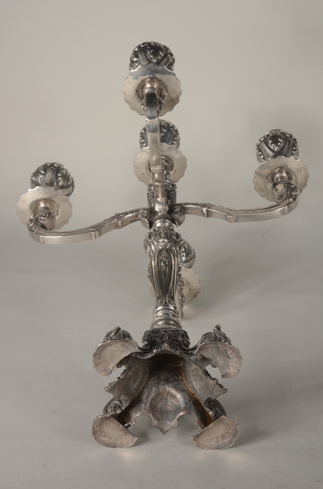 Candelabro de prata para 5 velas, contraste 833 mls. Peso da prata... - foto 7 de 8