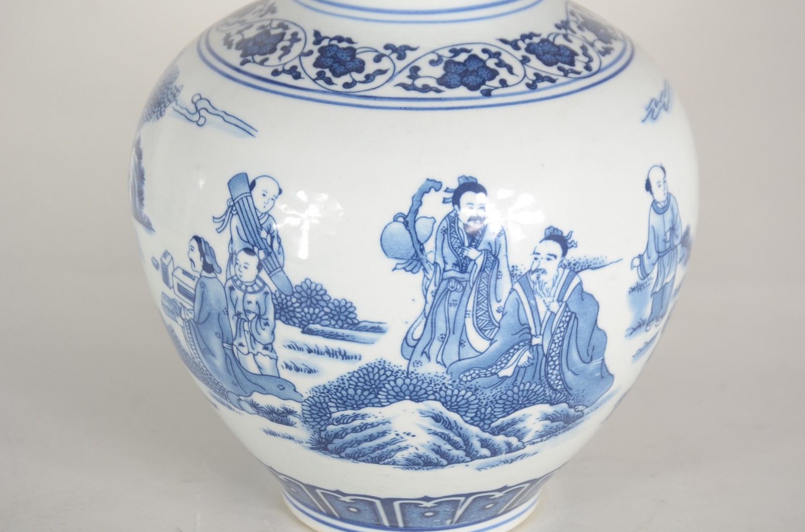 Três vasos decorativos de porcelana oriental azul e branco... - foto 3 de 10
