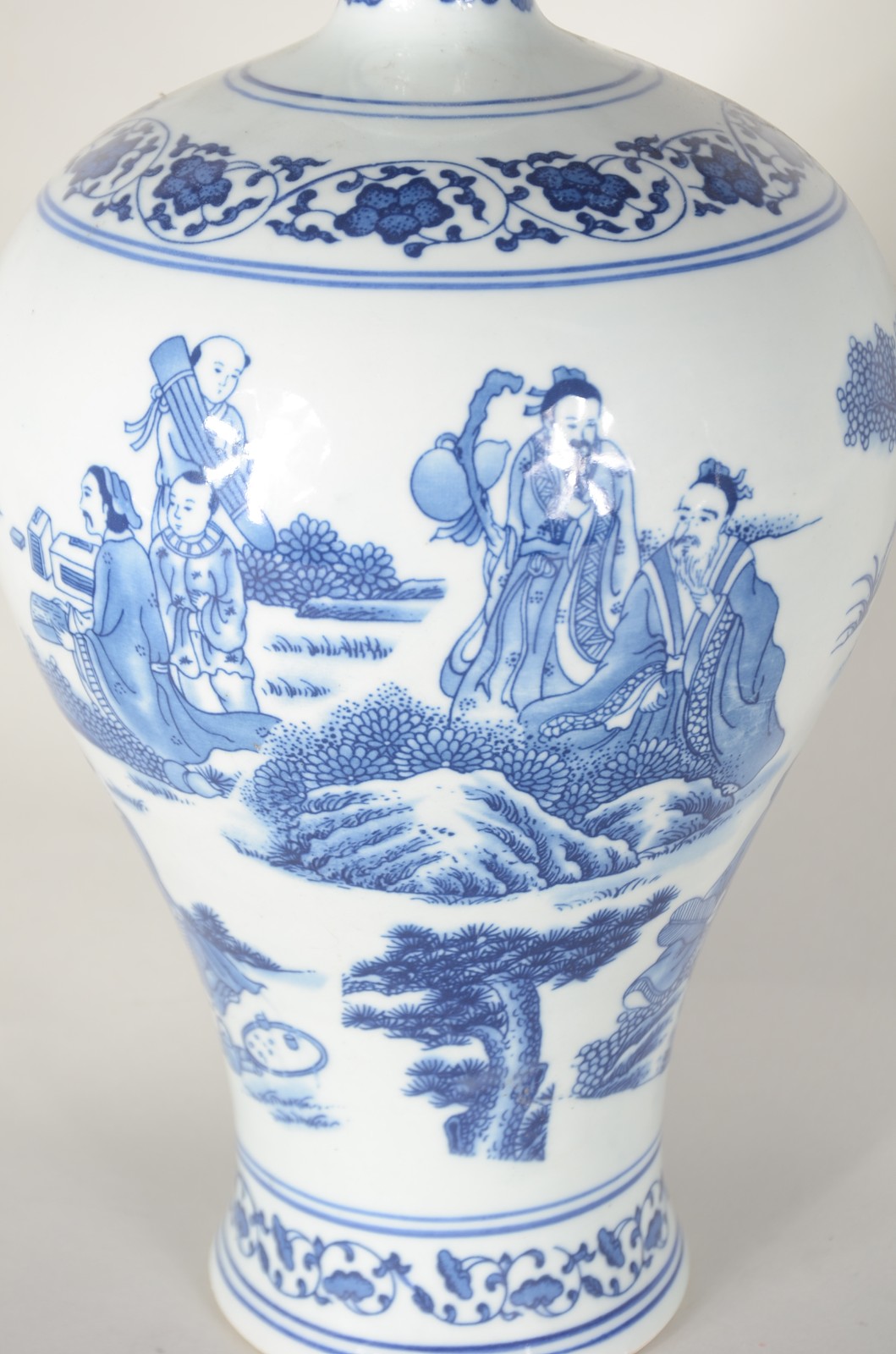 Três vasos decorativos de porcelana oriental azul e branco... - foto 5 de 10