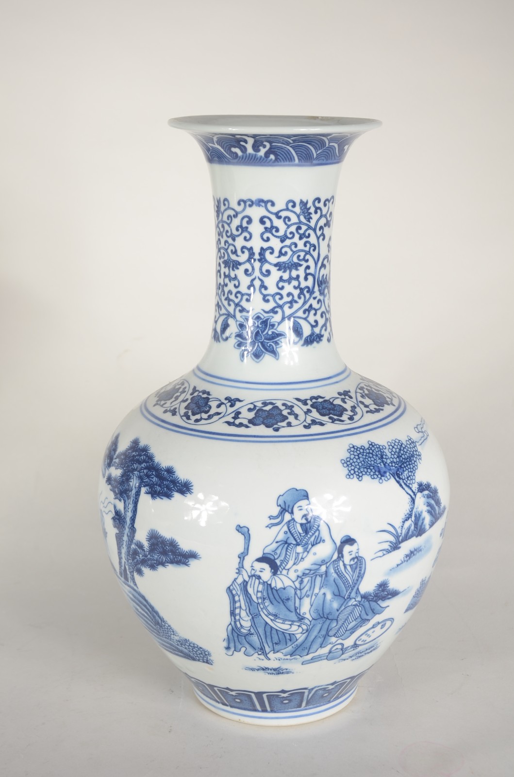 Três vasos decorativos de porcelana oriental azul e branco... - foto 6 de 10
