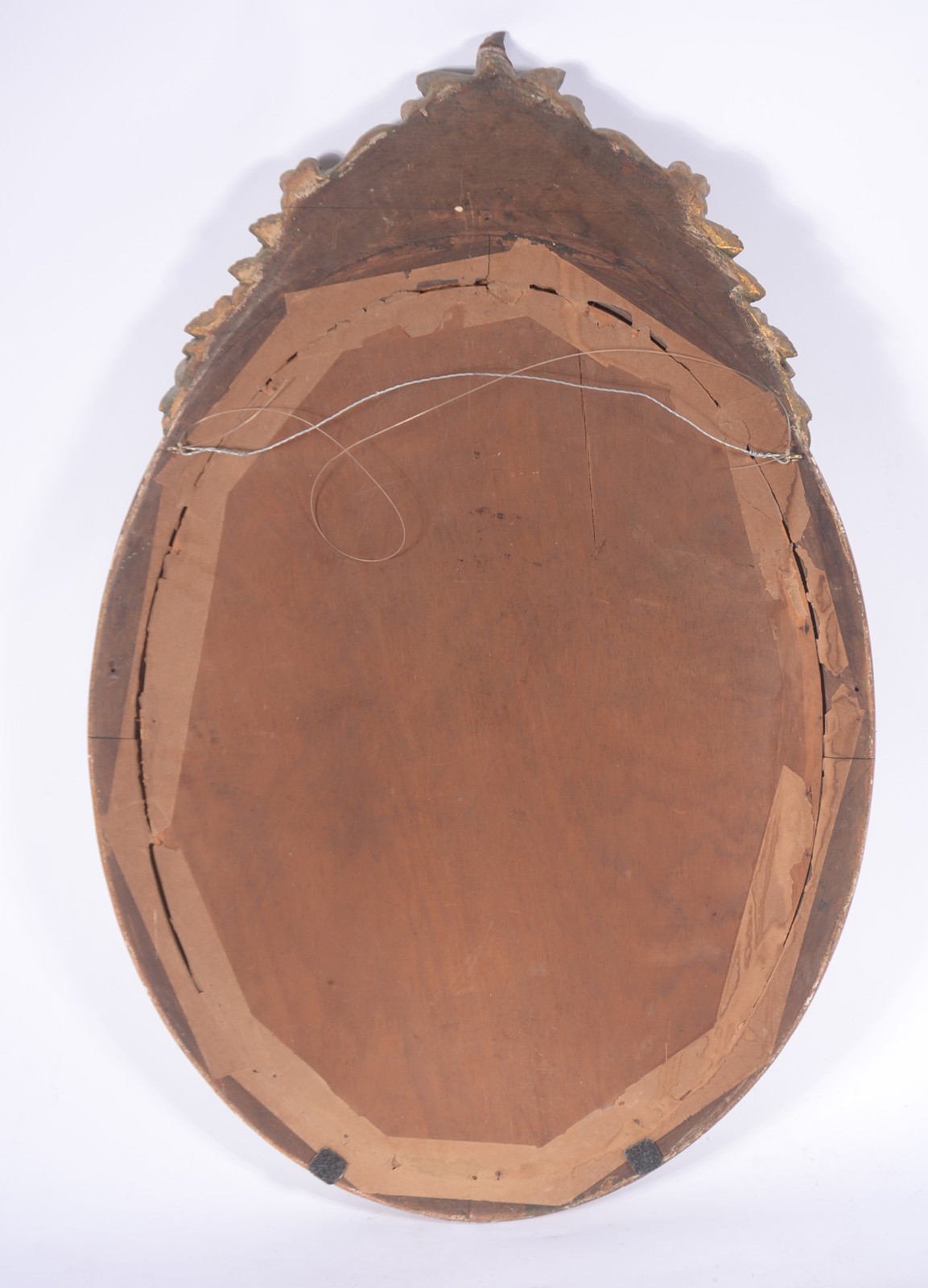 Espelho feitio oval de cristal bisotado com moldura de madeira... - foto 4 de 5