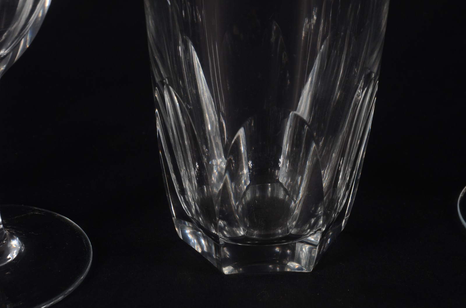 Serviço de cristal facetado, composto de: 12 copos para água (2... - foto 4 de 7