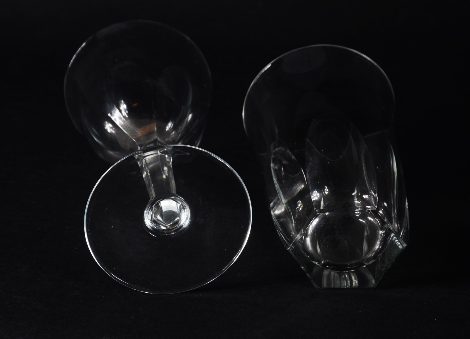 Serviço de cristal facetado, composto de: 12 copos para água (2... - foto 5 de 7