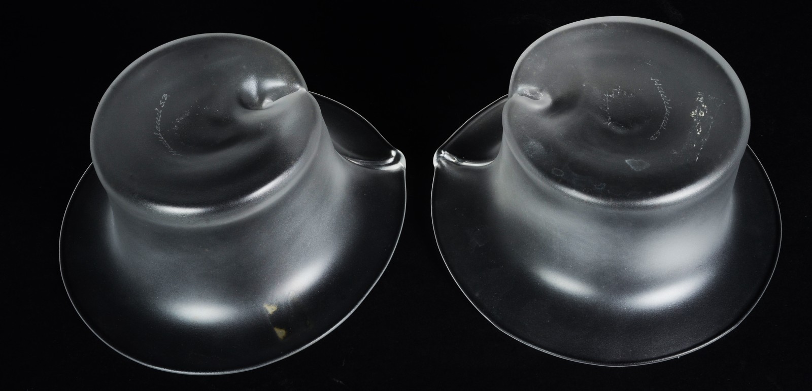 Par de bowls de vidro noruegueses, assinados nas bases. - foto 4 de 6