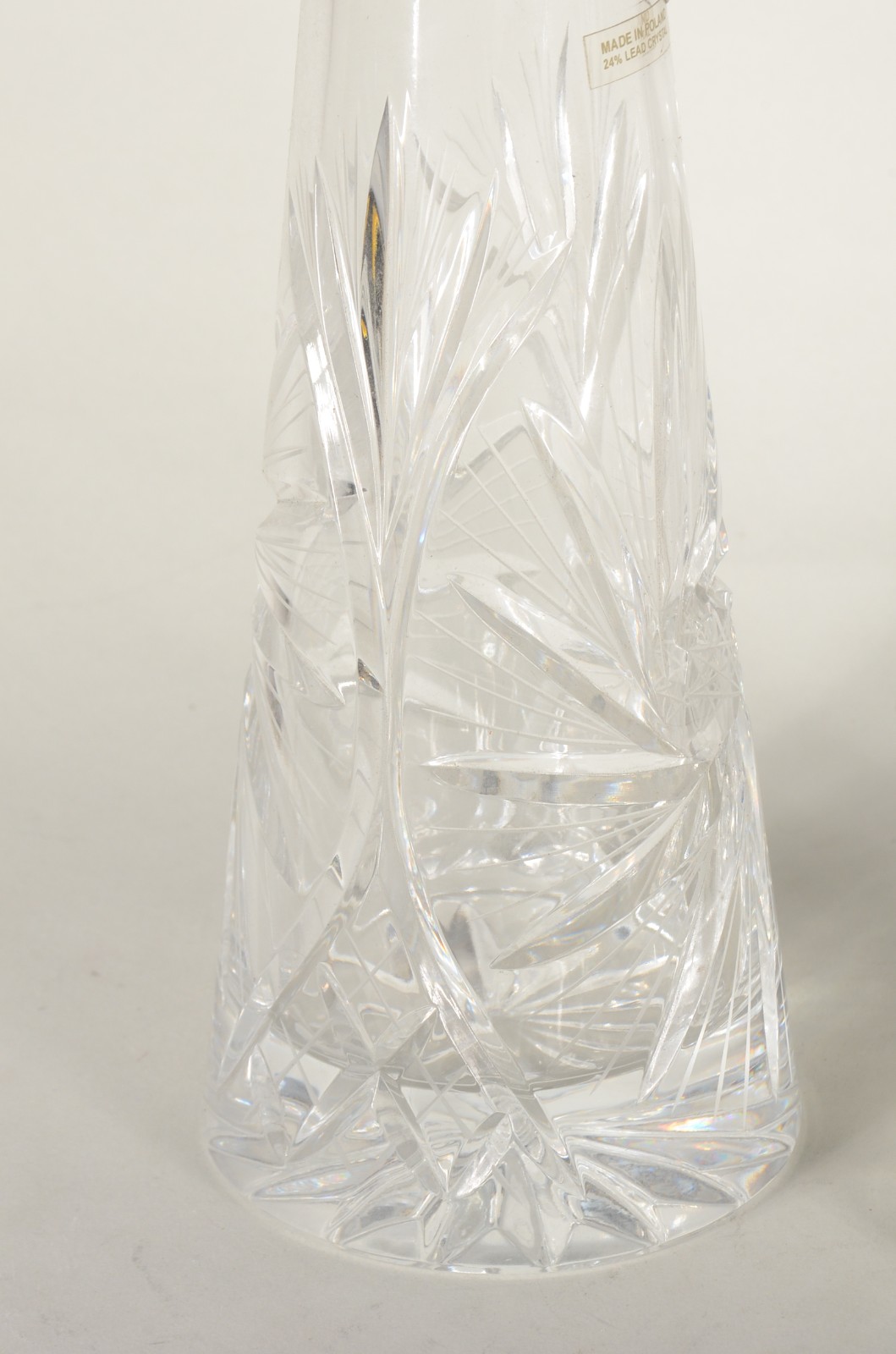 Duas garrafas de cristal lapidadas. - foto 8 de 10