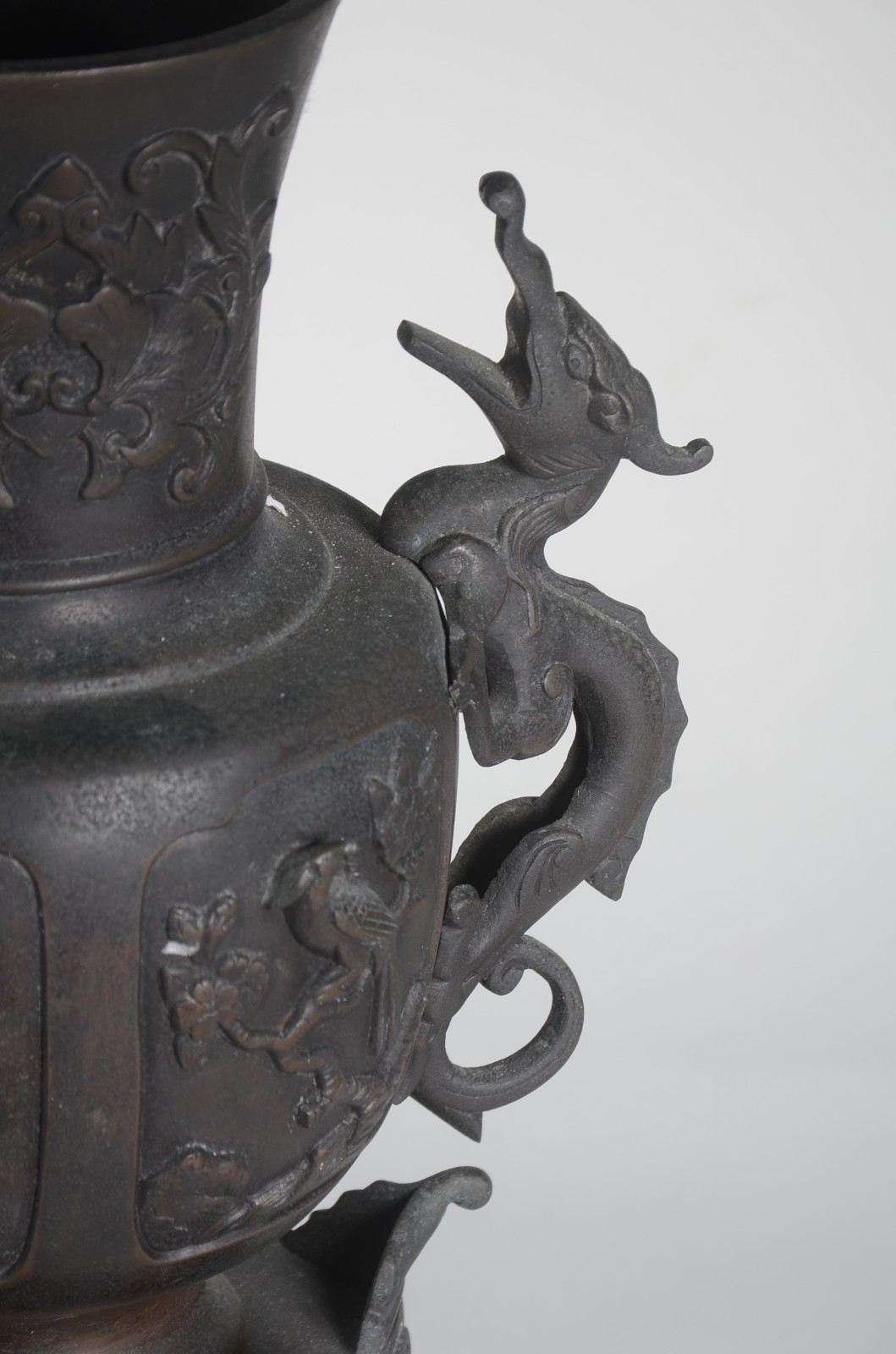 Incensário de metal chinês pegas laterais na forma de dragões e pés... - foto 2 de 8