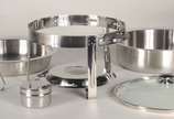 Caçarola com rechaud de inox de 4 litros, tampa... - Caçarola com rechaud de inox de 4 litros, tampa de vidro.
