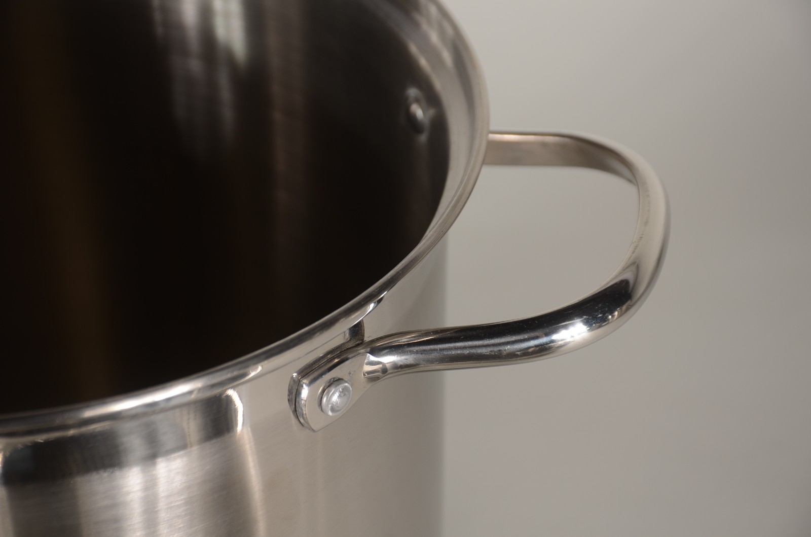 Conjunto com duas caçarolas de inox e dois escorredores para massas... - foto 7 de 11