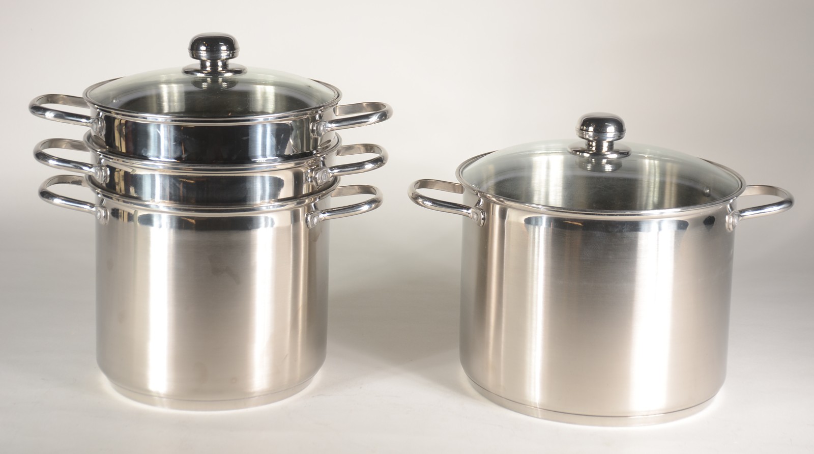Conjunto com duas caçarolas de inox e dois escorredores para massas... - foto 4 de 10